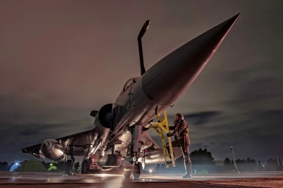 Εκτάκτως στα «Readiness» της 135ΣΜ, στη φωλιά των Mirage 2000-5MK2 Τσίπρας και Καμμένος – Ρίχνει και το «Μπαρμπαρός» στην Κυπριακή ΑΟΖ η Τουρκία